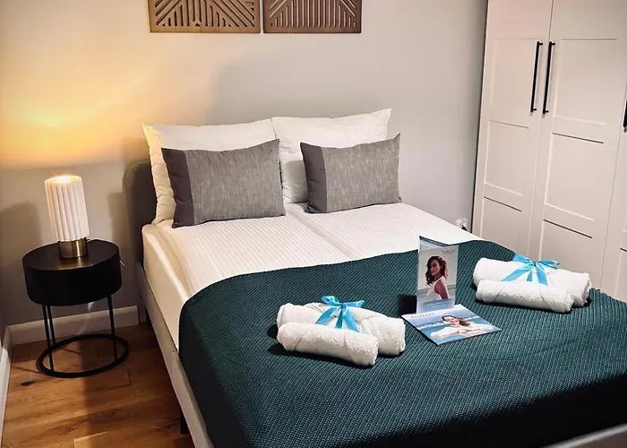 White Glove Deluxe Kapitanska